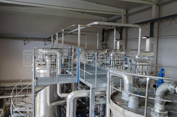 污泥处理与能源利用 坦克沼气池、干燥设备及药化设备的综合应用